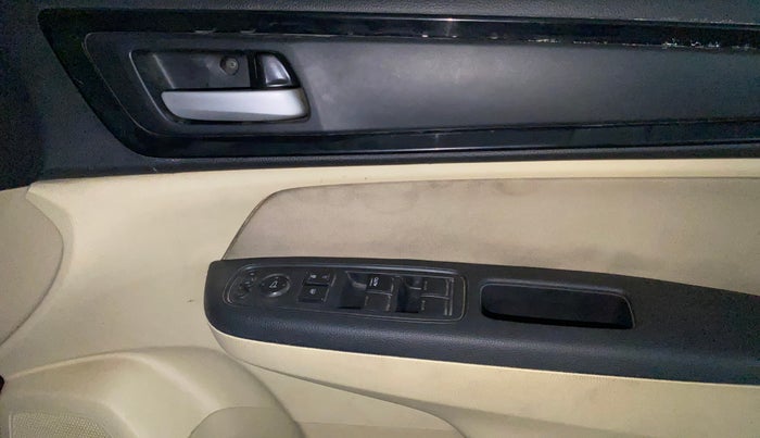 2020 Honda Amaze 1.2L I-VTEC S, Petrol, Manual, 1,02,456 km, Driver Side Door Panels Control