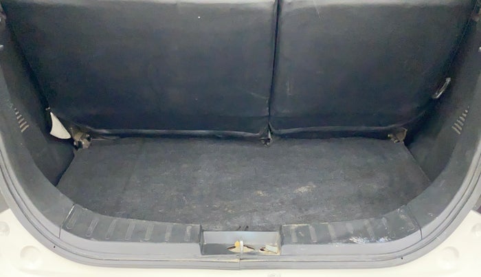 2013 Maruti Wagon R 1.0 LXI, Petrol, Manual, 47,038 km, Boot Inside