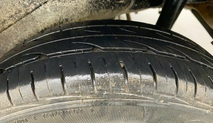 2013 Maruti Wagon R 1.0 LXI, Petrol, Manual, 47,038 km, Left Rear Tyre Tread