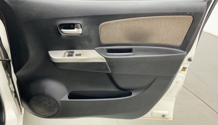 2013 Maruti Wagon R 1.0 LXI, Petrol, Manual, 47,038 km, Driver Side Door Panels Control