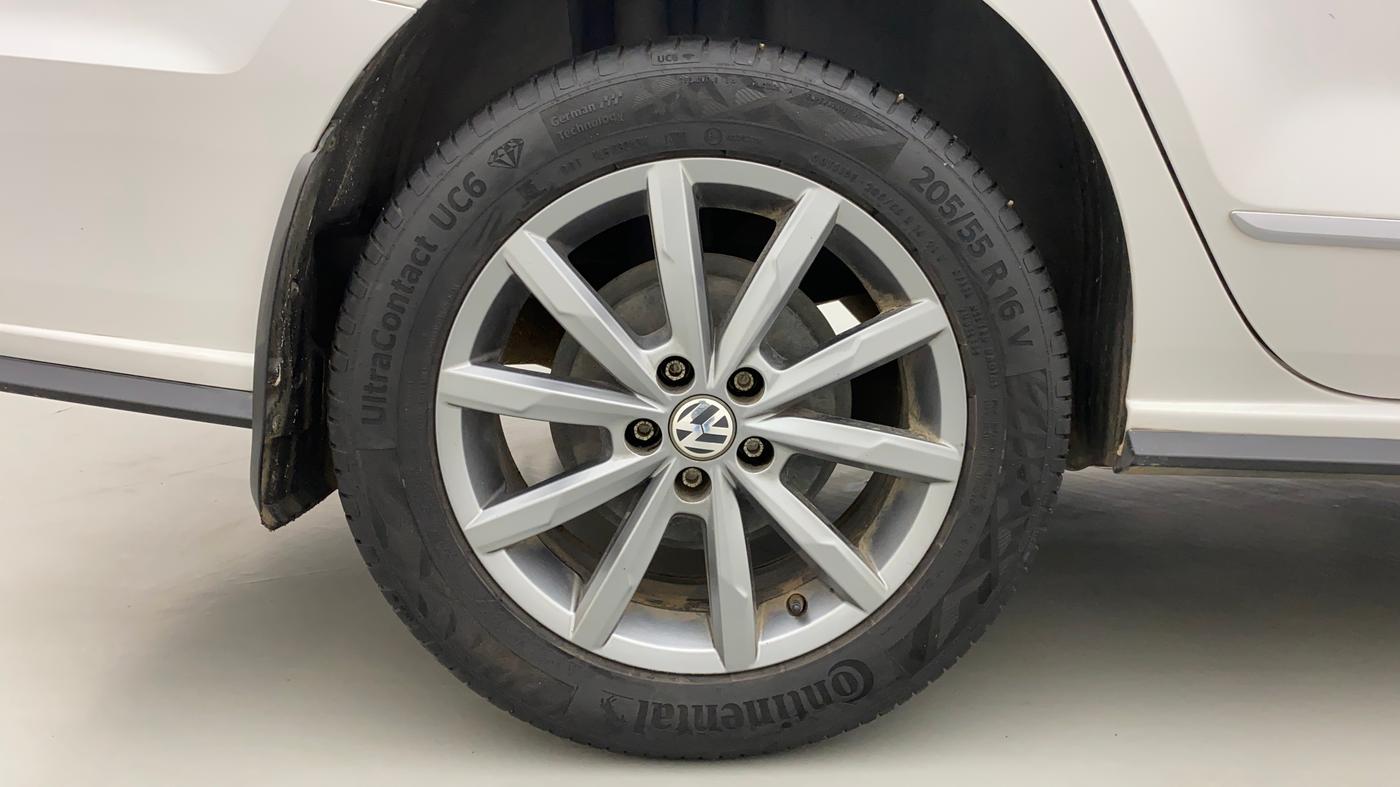 2020 Volkswagen Vento HIGHLINE PLUS 1.0L TSI, Petrol, Manual, 68,303 km, Right Rear Wheel