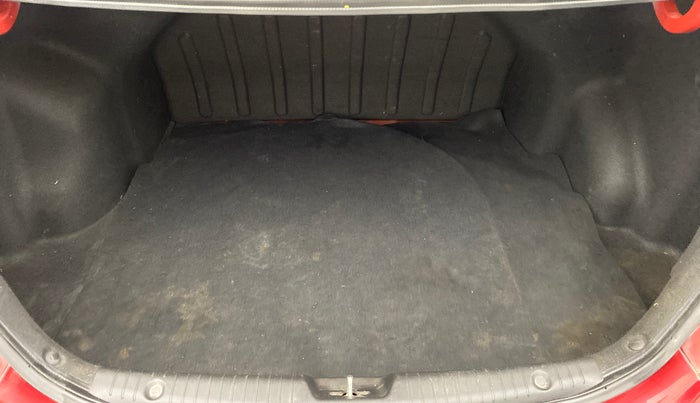 2015 Hyundai Verna FLUIDIC 1.6 VTVT S (O)  MT, Petrol, Manual, 35,406 km, Boot Inside