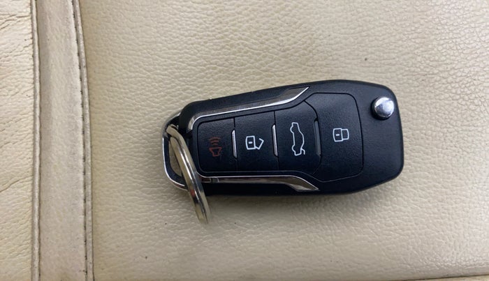 2013 Honda Amaze 1.5L I-DTEC S, Diesel, Manual, 67,162 km, Key Close Up