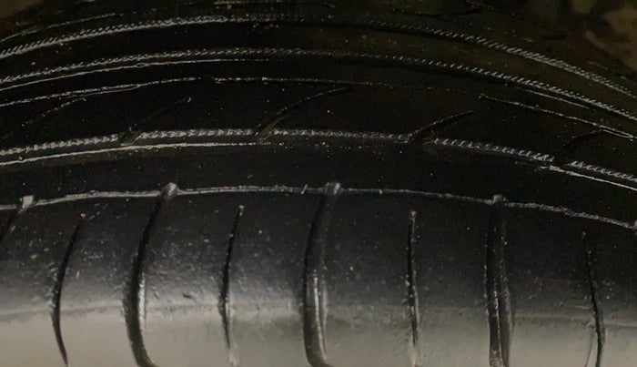 2013 Honda Amaze 1.5L I-DTEC S, Diesel, Manual, 67,162 km, Left Front Tyre Tread