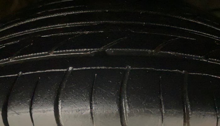 2013 Honda Amaze 1.5L I-DTEC S, Diesel, Manual, 67,162 km, Right Front Tyre Tread