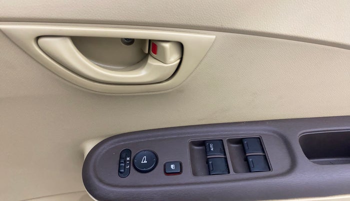 2013 Honda Amaze 1.5L I-DTEC S, Diesel, Manual, 67,162 km, Driver Side Door Panels Control