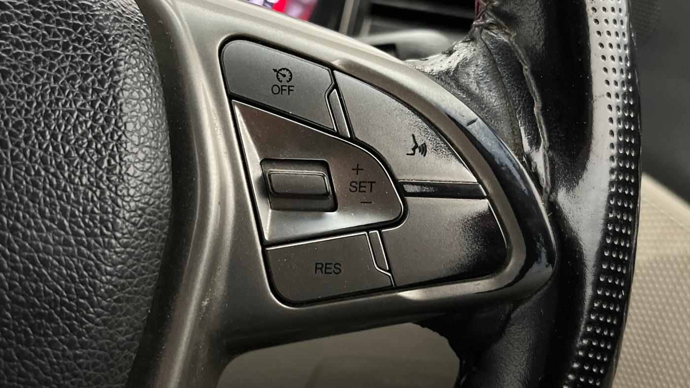 2021 Mahindra XUV300 W8 1.2 PETROL, Petrol, Manual, 52,717 km, Adaptive Cruise Control