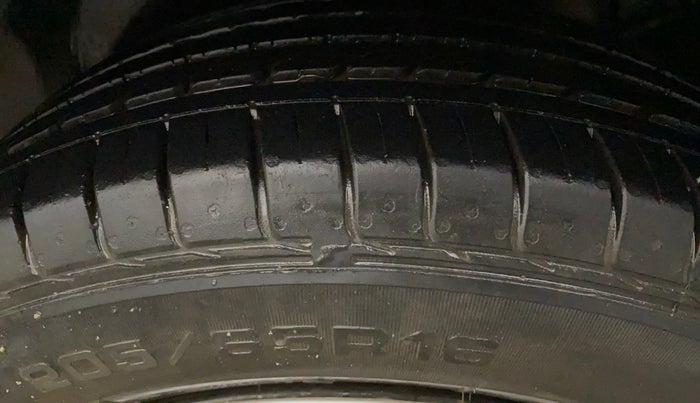 2017 Hyundai Creta E PLUS 1.6 PETROL, Petrol, Manual, 72,550 km, Left Rear Tyre Tread