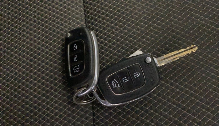 2017 Hyundai Creta E PLUS 1.6 PETROL, Petrol, Manual, 72,550 km, Key Close Up