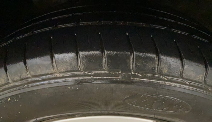 2017 Hyundai Creta E PLUS 1.6 PETROL, Petrol, Manual, 72,550 km, Left Front Tyre Tread