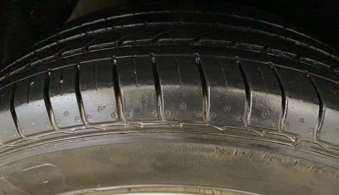 2017 Hyundai Creta E PLUS 1.6 PETROL, Petrol, Manual, 72,550 km, Right Rear Tyre Tread