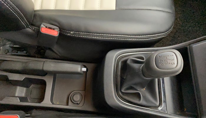 2023 Tata PUNCH PURE MT, Petrol, Manual, 26,801 km, Gear Lever