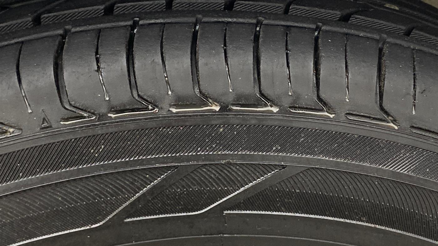 2018 Maruti Eeco 5 STR WITH A/C+HTR, Petrol, Manual, 38,080 km, Right Front Tyre Tread