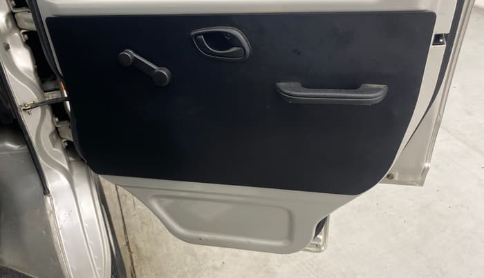 2018 Maruti Eeco 5 STR WITH A/C+HTR, Petrol, Manual, 38,080 km, Driver Side Door Panels Control