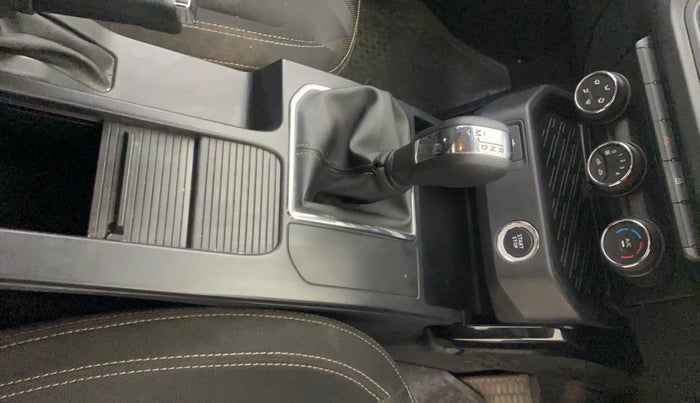 2021 Renault Kiger RXT AMT, Petrol, Automatic, 40,204 km, Gear Lever