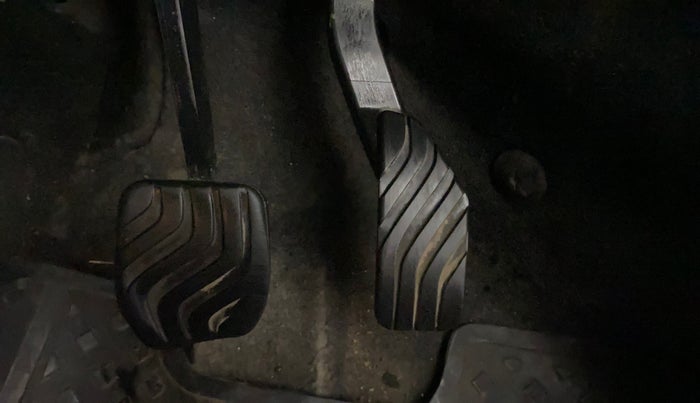 2021 Renault Kiger RXT AMT, Petrol, Automatic, 40,204 km, Pedals