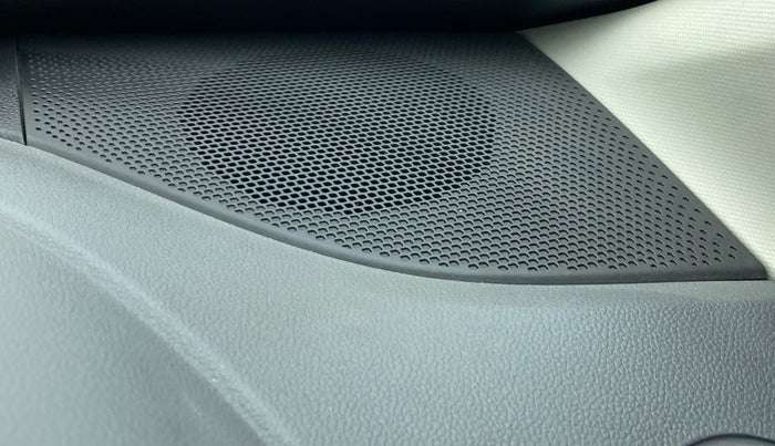 2020 Renault Kwid RXT 1.0 AMT (O), Petrol, Automatic, 9,556 km, Speaker