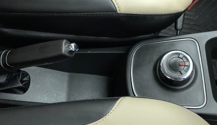 2020 Renault Kwid RXT 1.0 AMT (O), Petrol, Automatic, 9,556 km, Gear Lever