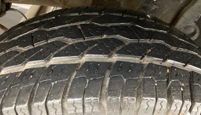 2013 Renault Duster 85 PS RXL, Diesel, Manual, 80,518 km, Left Rear Tyre Tread