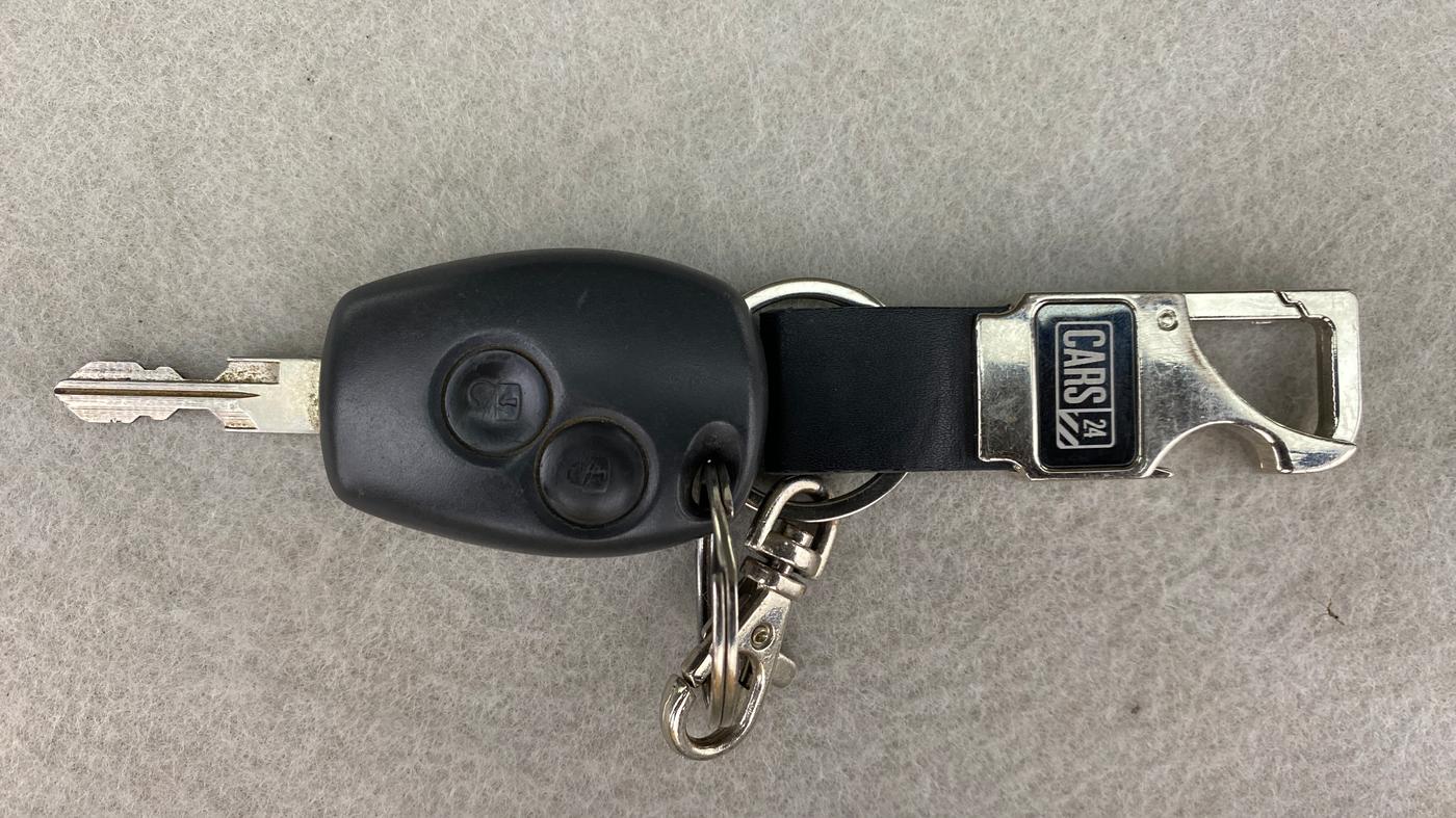2013 Renault Duster 85 PS RXL, Diesel, Manual, 80,518 km, Key Close Up