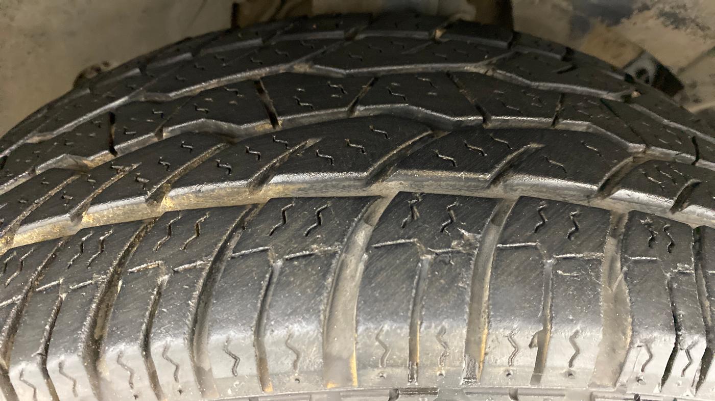 2013 Renault Duster 85 PS RXL, Diesel, Manual, 80,518 km, Right Front Tyre Tread