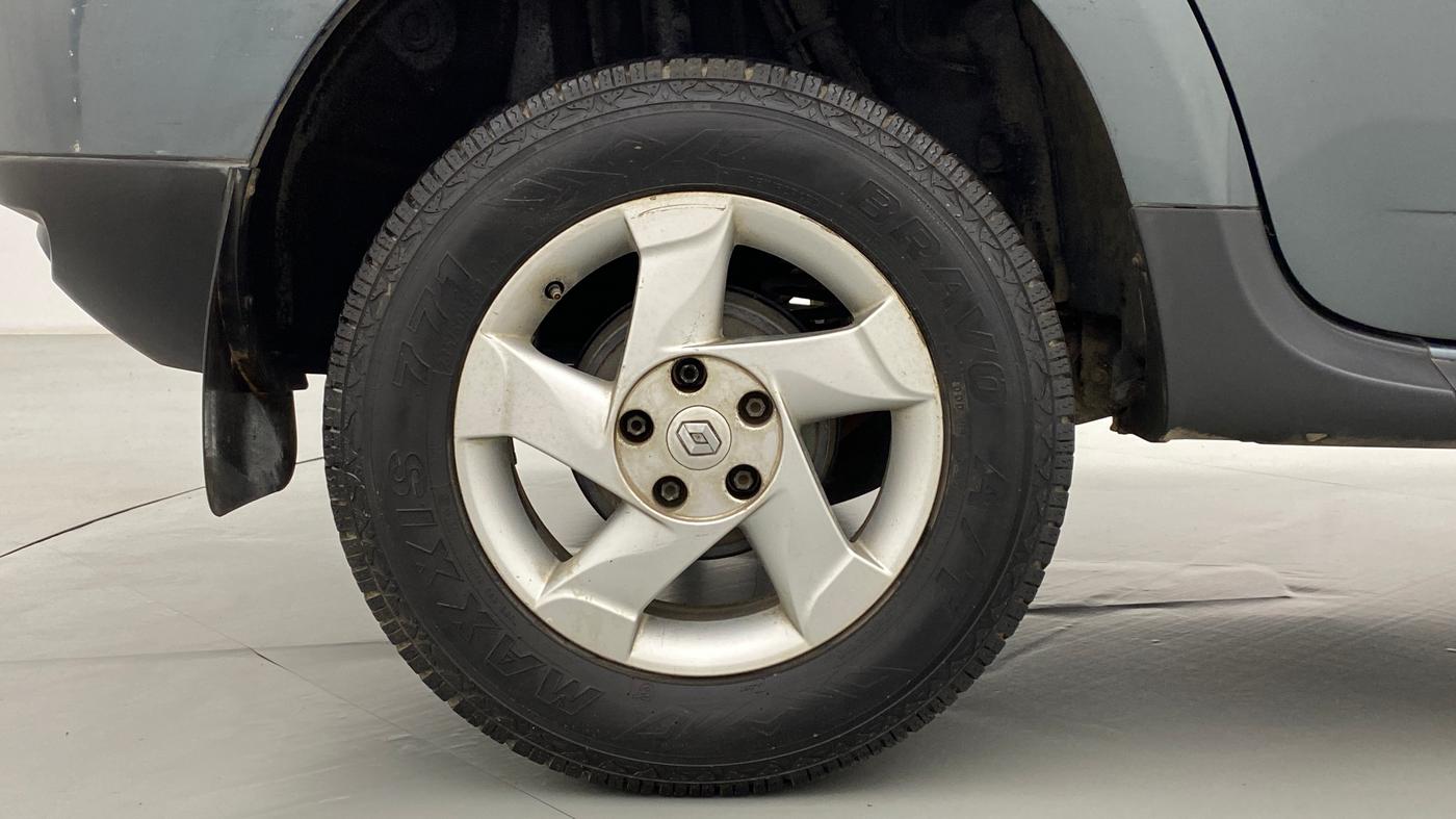 2013 Renault Duster 85 PS RXL, Diesel, Manual, 80,518 km, Right Rear Wheel