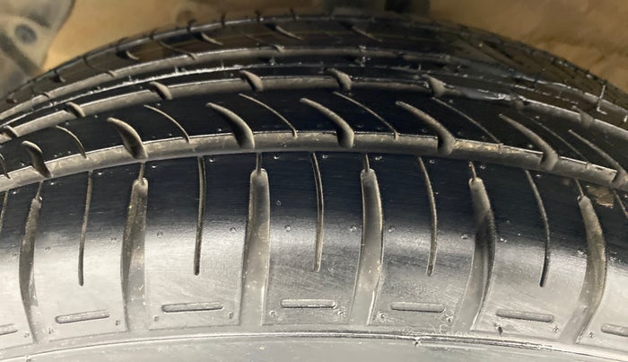 2014 Hyundai Xcent S 1.2, Petrol, Manual, 53,304 km, Left Front Tyre Tread