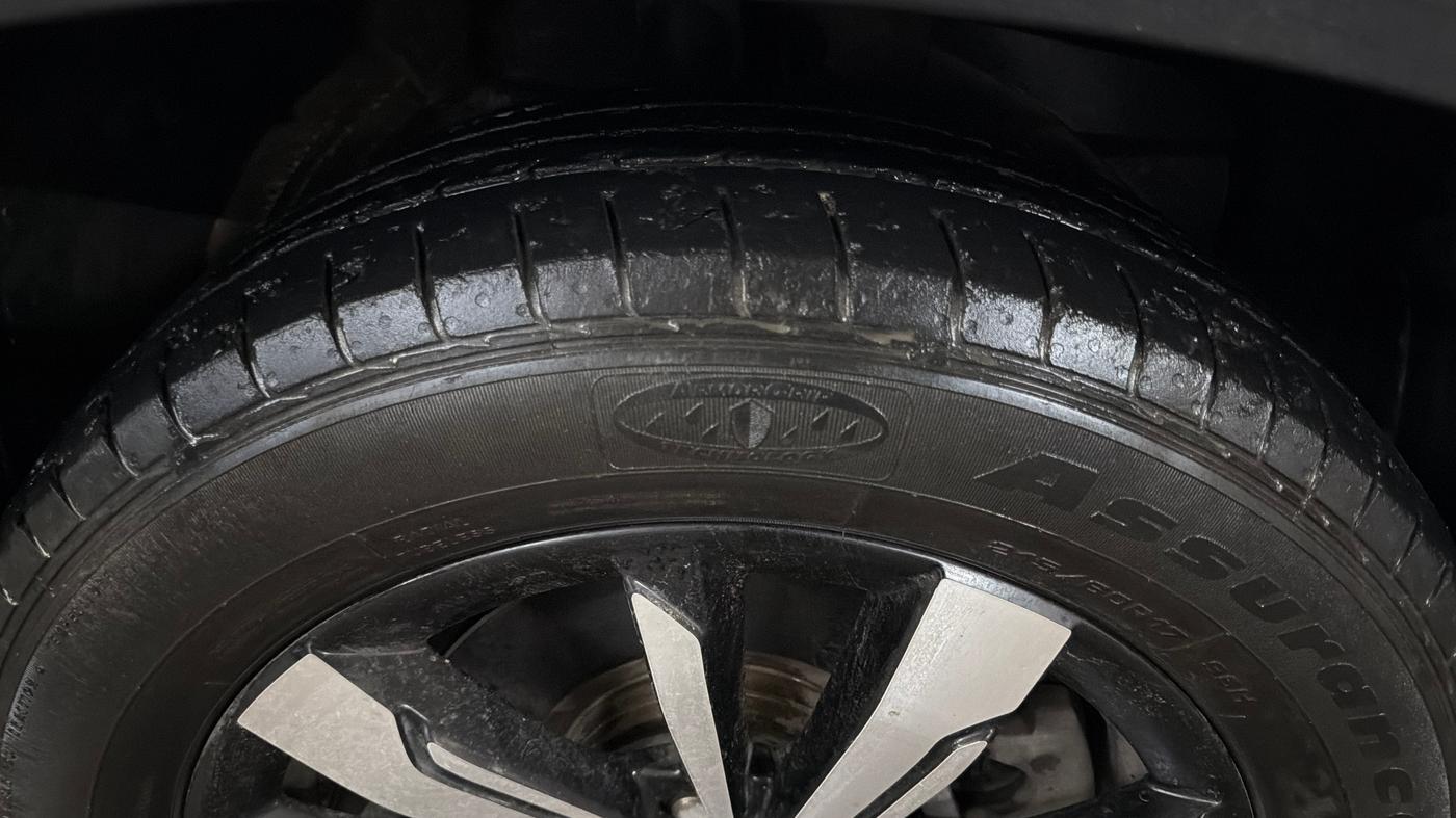 2020 MG HECTOR SHARP 1.5 DCT PETROL, Petrol, Automatic, 30,959 km, Right Front Tyre Tread