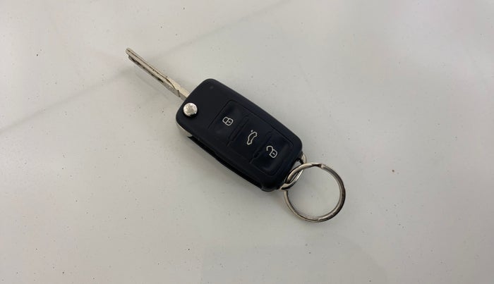 2016 Volkswagen Vento HIGHLINE PETROL AT, Petrol, Automatic, 58,985 km, Key Close Up