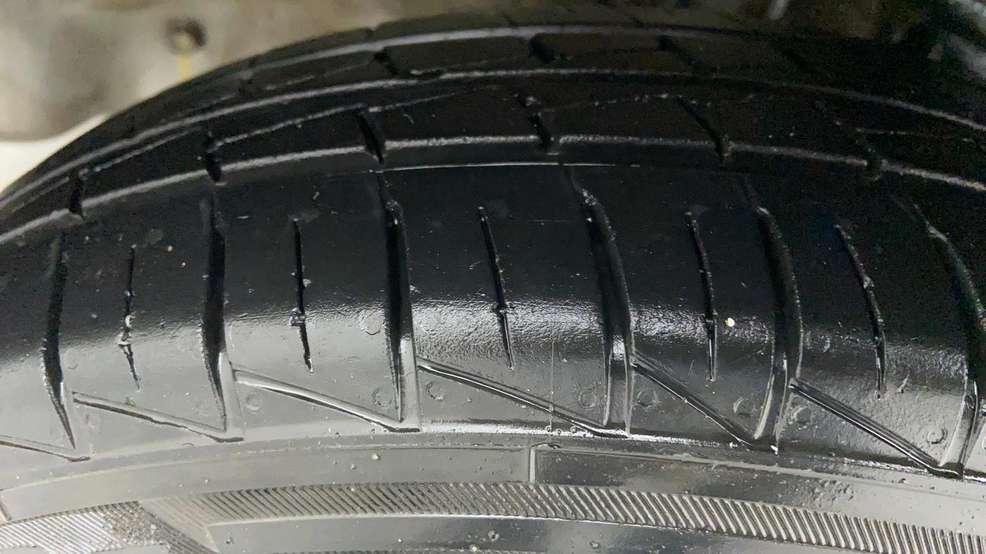 2020 Maruti Alto LXI, Petrol, Manual, 7,950 km, Left Front Tyre Tread