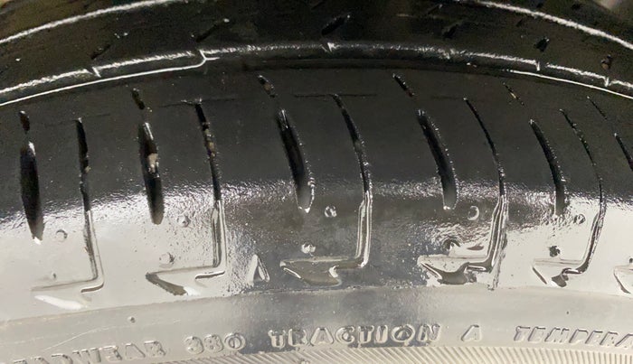 2017 Maruti IGNIS ALPHA 1.2, Petrol, Manual, 63,285 km, Right Front Tyre Tread