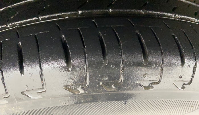 2017 Maruti IGNIS ALPHA 1.2, Petrol, Manual, 63,285 km, Left Front Tyre Tread