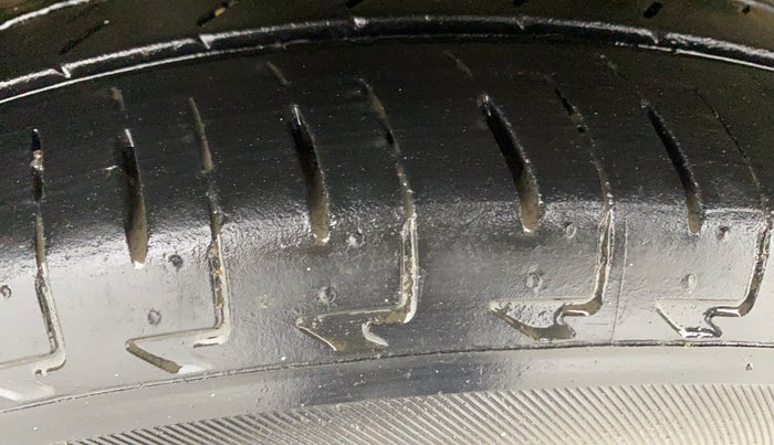 2017 Maruti IGNIS ALPHA 1.2, Petrol, Manual, 63,285 km, Right Rear Tyre Tread