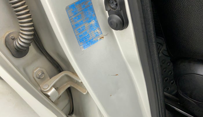 2018 Maruti Swift LXI, Petrol, Manual, 54,309 km, Right B pillar - Slightly rusted