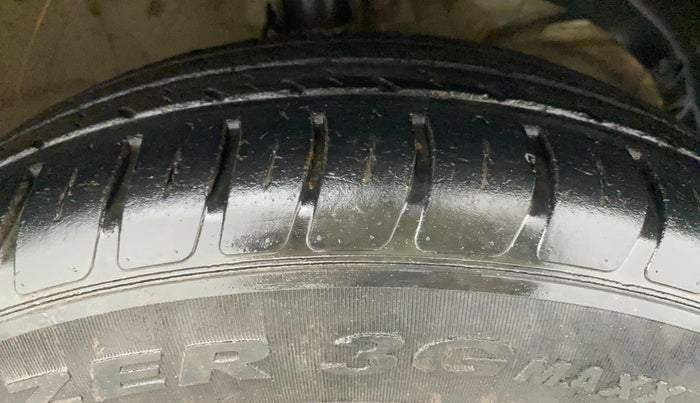 2018 Maruti Swift LXI, Petrol, Manual, 54,309 km, Right Front Tyre Tread