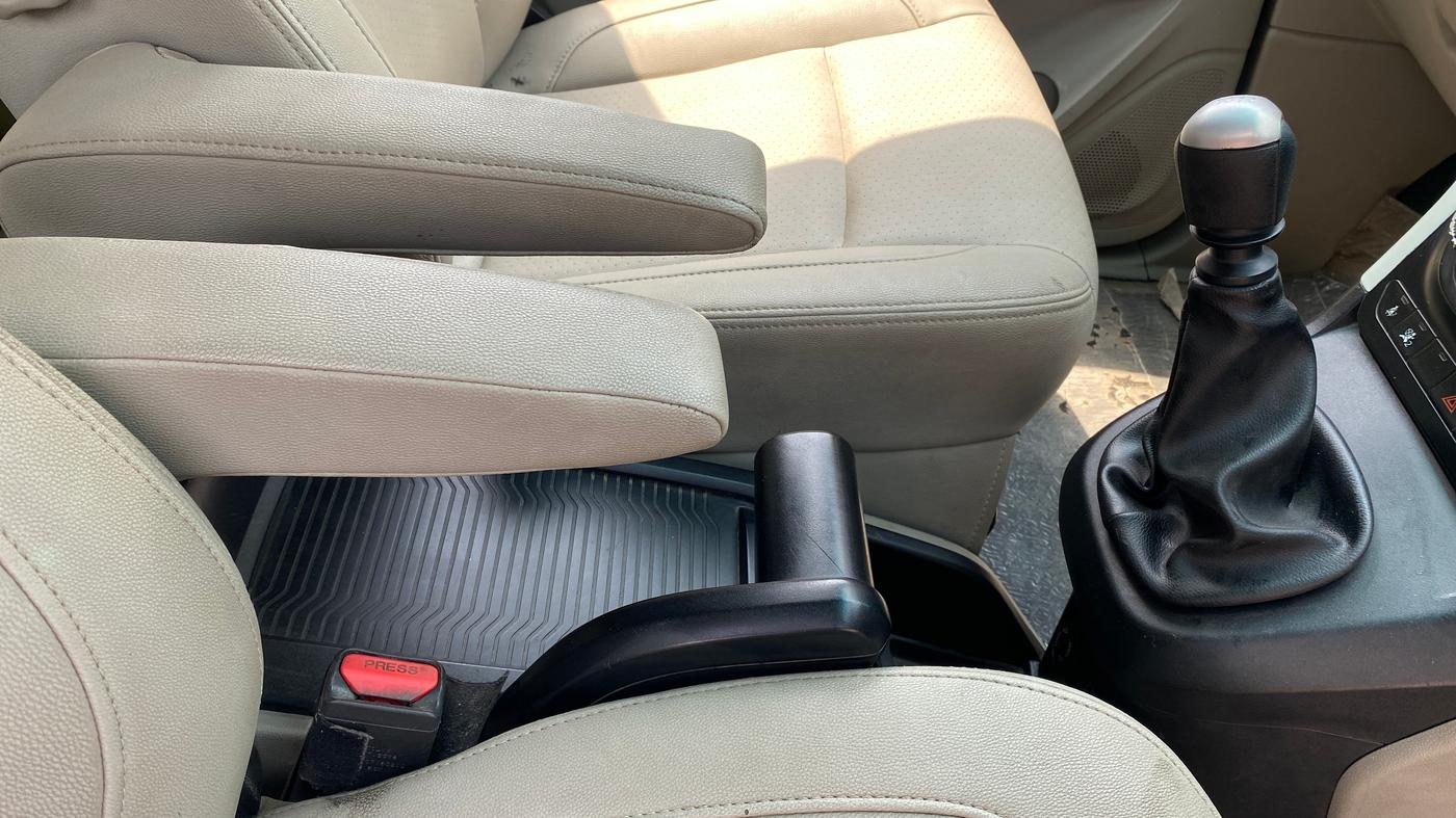 2018 Mahindra MARAZZO M8 7 STR, Diesel, Manual, 1,35,457 km, Gear Lever