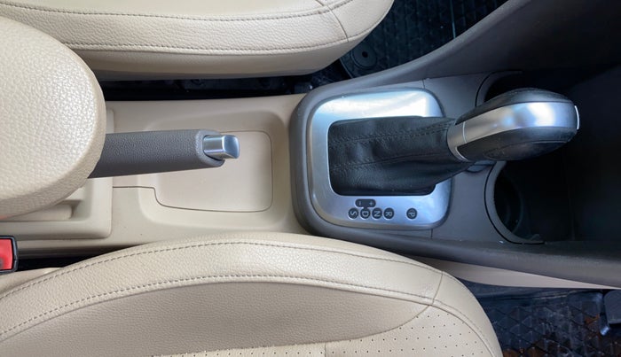 2020 Volkswagen Vento HIGHLINE 1.0L TSI AT, Petrol, Automatic, 93,038 km, Gear Lever