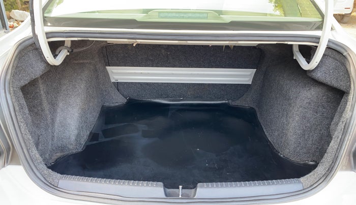 2020 Volkswagen Vento HIGHLINE 1.0L TSI AT, Petrol, Automatic, 93,038 km, Boot Inside