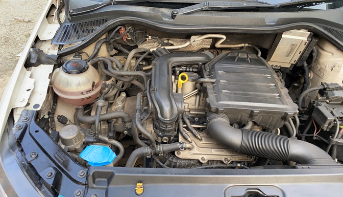 2020 Volkswagen Vento HIGHLINE 1.0L TSI AT, Petrol, Automatic, 93,038 km, Engine View - Right