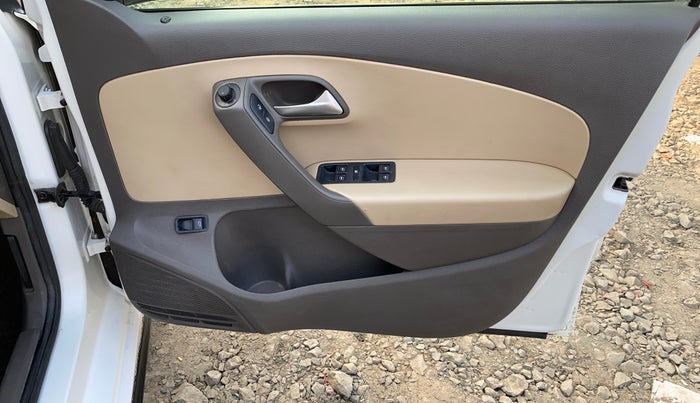 2020 Volkswagen Vento HIGHLINE 1.0L TSI AT, Petrol, Automatic, 93,038 km, Driver Side Door Panels Control