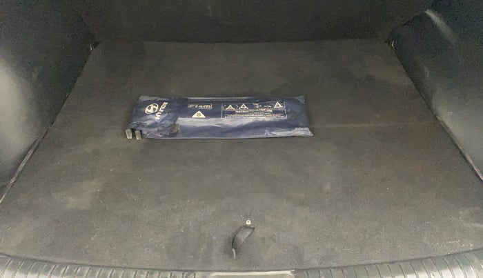 2017 Hyundai Creta SX PLUS 1.6 DIESEL, Diesel, Manual, 95,304 km, Boot Inside