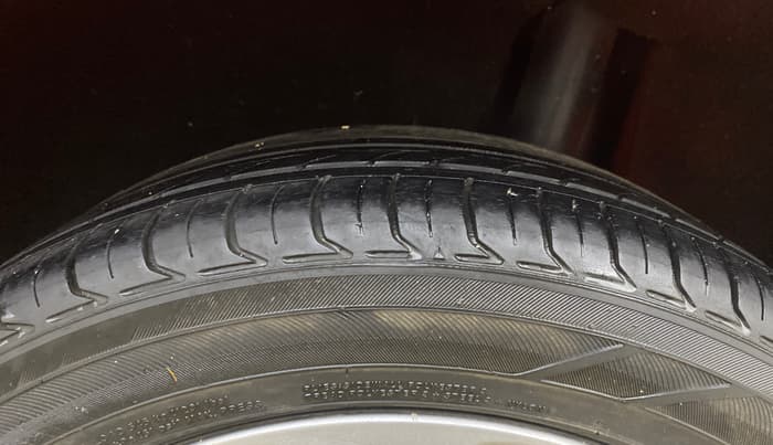 2016 Maruti Baleno ZETA PETROL 1.2, Petrol, Manual, 61,814 km, Left Rear Tyre Tread