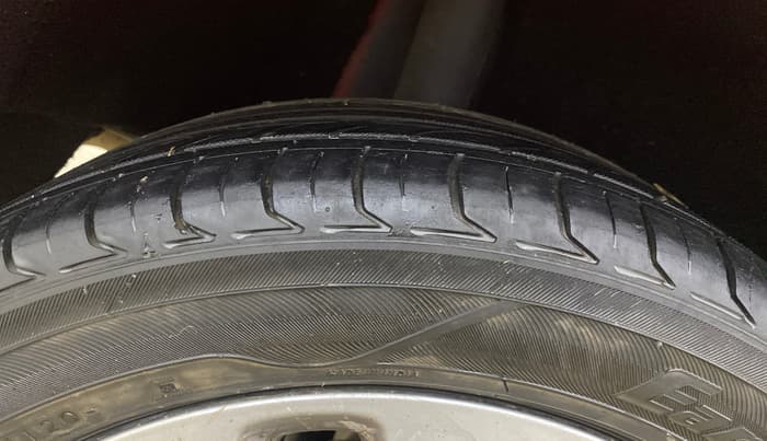2016 Maruti Baleno ZETA PETROL 1.2, Petrol, Manual, 61,814 km, Right Rear Tyre Tread