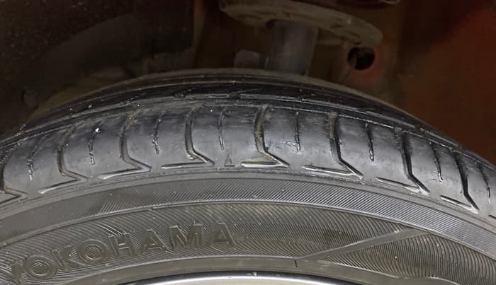 2016 Maruti Baleno ZETA PETROL 1.2, Petrol, Manual, 61,814 km, Left Front Tyre Tread