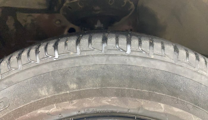 2015 Honda Amaze 1.2L I-VTEC S, Petrol, Manual, 81,143 km, Right Front Tyre Tread