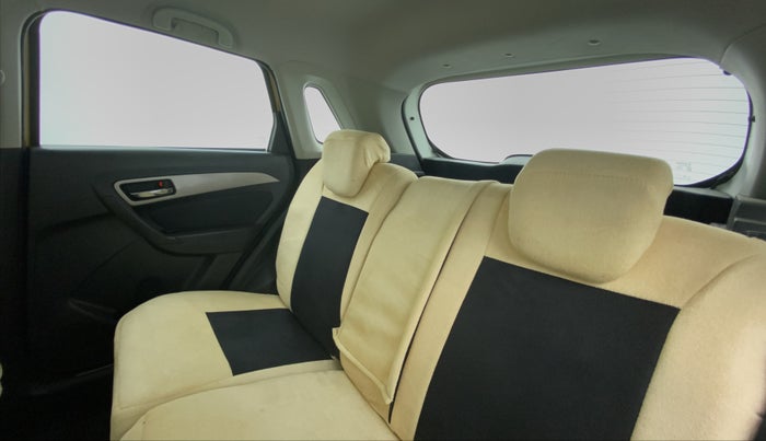 2016 Maruti Vitara Brezza ZDI PLUS DUAL TONE, Diesel, Manual, 26,090 km, Right Side Door Cabin View