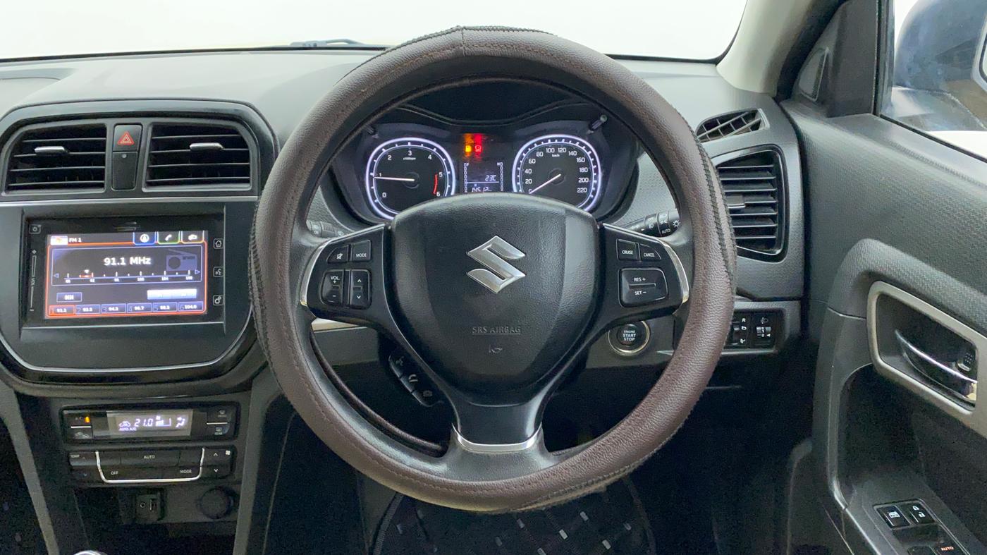 2016 Maruti Vitara Brezza ZDI PLUS DUAL TONE, Diesel, Manual, 26,090 km, Steering Wheel Close-up