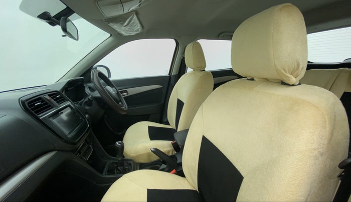 2016 Maruti Vitara Brezza ZDI PLUS DUAL TONE, Diesel, Manual, 26,090 km, Right Side Front Door Cabin View