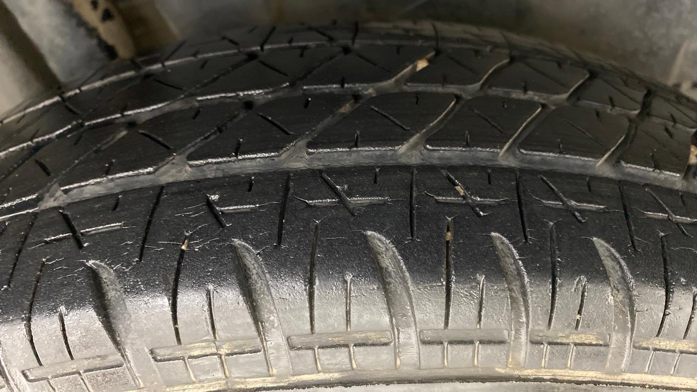 2012 Maruti Swift LXI, Petrol, Manual, 74,423 km, Right Rear Tyre Tread
