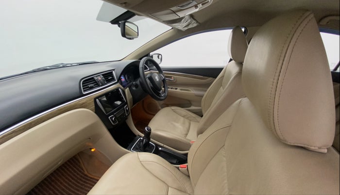 2019 Maruti Ciaz ALPHA 1.5 SHVS PETROL, Petrol, Manual, 57,623 km, Right Side Front Door Cabin